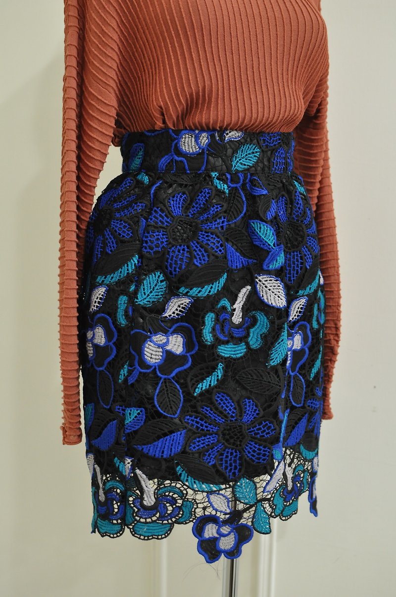 Flat 135 X Taiwan designer series 4-color floral leaf lace cotton fabric round skirt - กระโปรง - ผ้าฝ้าย/ผ้าลินิน สีน้ำเงิน