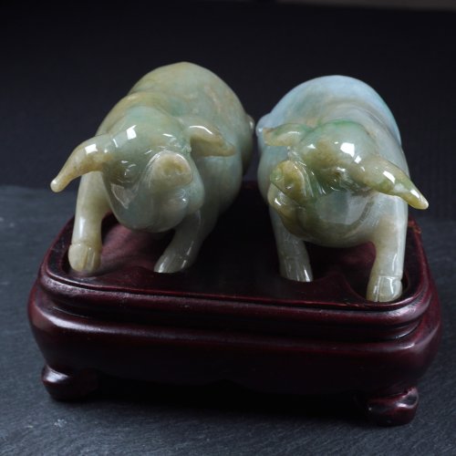豚が幸運をもたらします】三色翡翠子豚の置物 | 天然ビルマ翡翠A