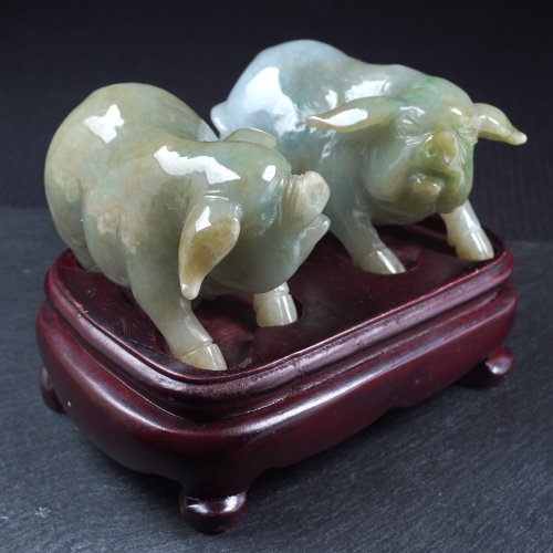 豚が幸運をもたらします】三色翡翠子豚の置物 | 天然ビルマ翡翠A