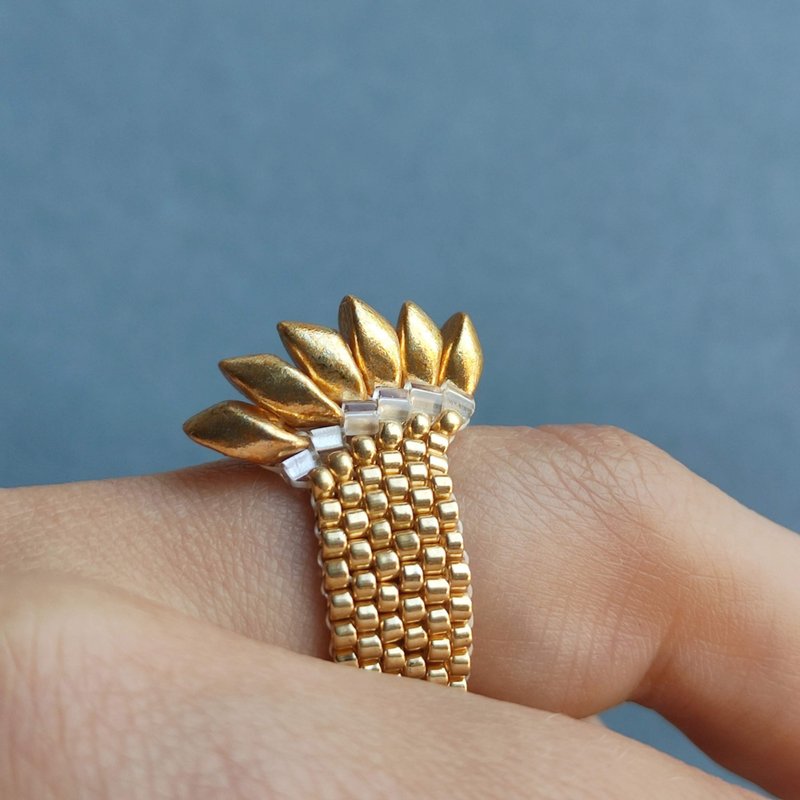 Gold dragon ring Fantasy ring Unique dragon jewelry Beautiful dragon ring - 戒指 - 其他材質 金色