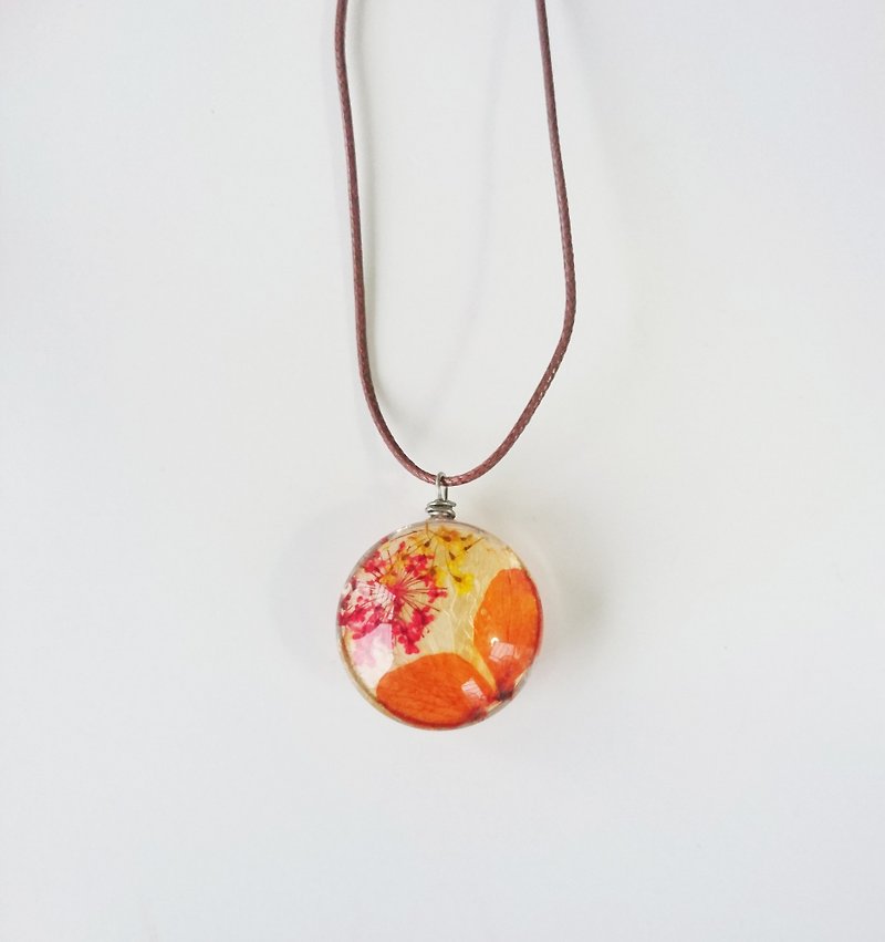 Passion glass pressed flower necklace - สร้อยคอ - แก้ว 