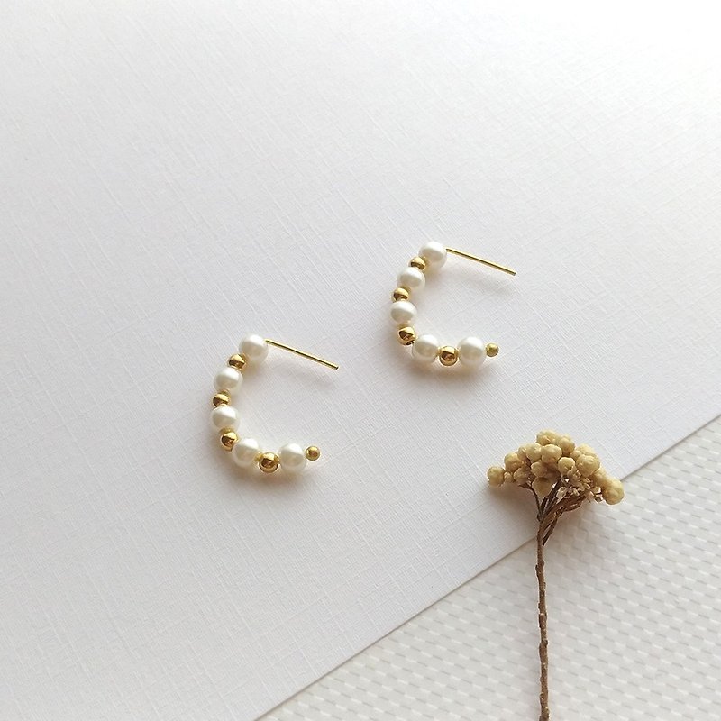 e122- Bronze pearl earrings - Earrings & Clip-ons - Pearl White