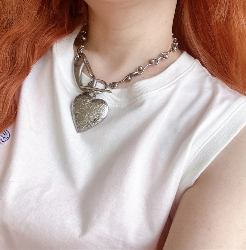 Heart Big Carabiner Chain Necklace, Heart Necklace, Choker, Silver, Statement Piece - ต่างหู - โลหะ สีเงิน