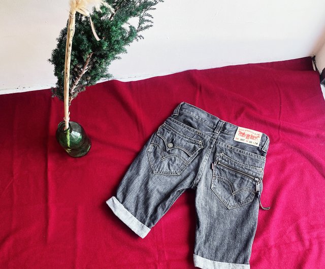 Levis on sale 507 black