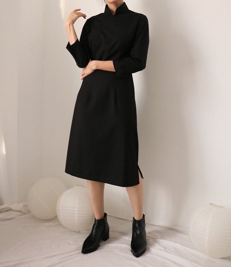 Septembre Dress-Cotton Zhongshan Collar 3/4 Sleeve Fitted Mid-length Dress - ชุดเดรส - ผ้าฝ้าย/ผ้าลินิน สีดำ