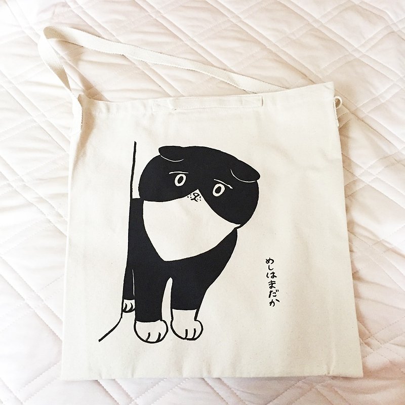 "Is not it yet?" Black and white cat 2way tote bag - Messenger Bags & Sling Bags - Cotton & Hemp White