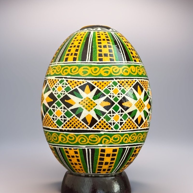 Ukrainian Easter Egg Real Chicken Pysanka Hand Painted Eggshell Hutsul Pysanky - 擺飾/家飾品 - 其他材質 多色