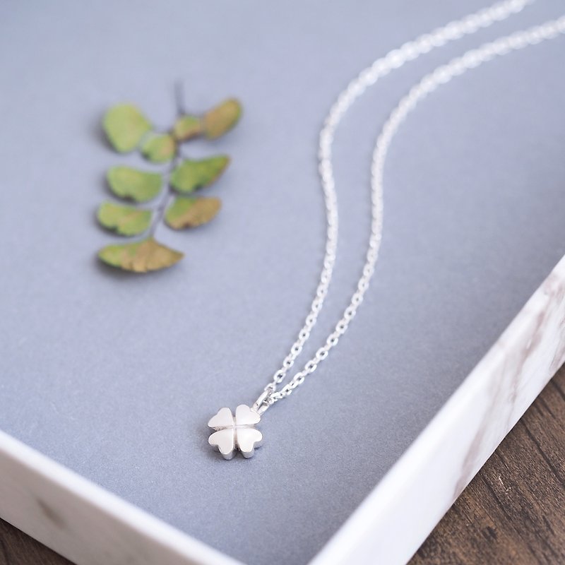Four leaf clover necklace Silver 925 - สร้อยคอ - โลหะ สีเงิน