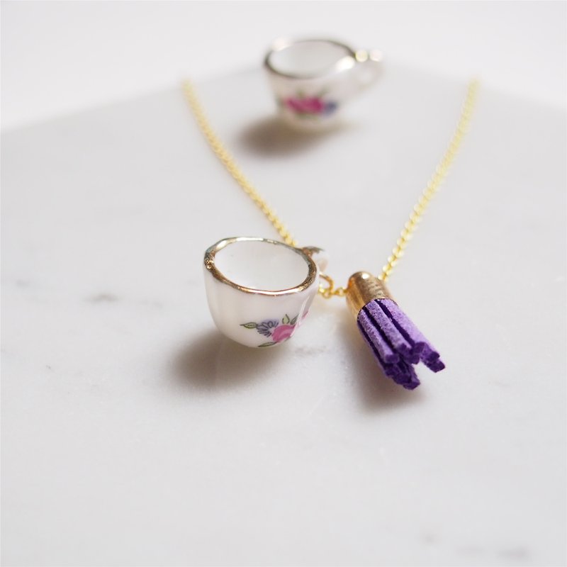 Lovely fairy tale・Bound purple flower teacup・Fringed gold-plated necklace (45cm)