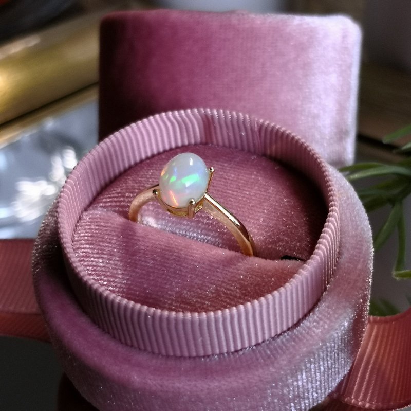 【蛋白石 歐泊】高品質變彩 色彩鮮明生動  泫雅婚戒 質感 氣質 - 戒指 - 純銀 透明