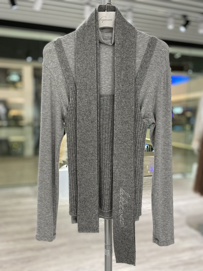 Grey Cashmere Camisole with Belt - Hong Kong design brand Lapeewee - เสื้อผู้หญิง - วัสดุอื่นๆ สีเทา