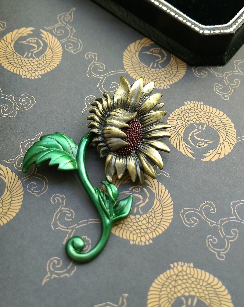 [Western antique jewelry / old age] 1980's DD sunflower flower pin - Badges & Pins - Other Metals Green
