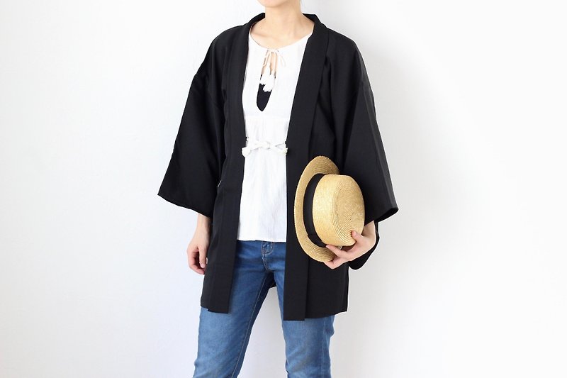 woven black kimono, EXCELLENT VINTAGE, kimono cardigan, haori, black top /3635 - 外套/大衣 - 絲．絹 黑色