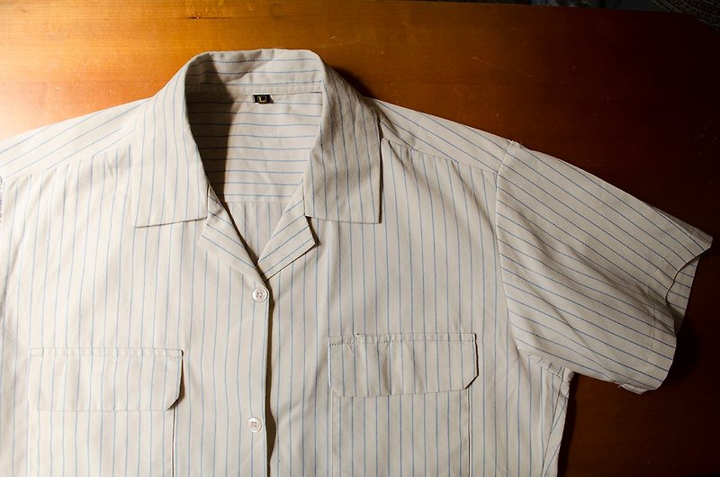 淺藍直條紋米白經典雙口袋古巴領工裝短袖襯衫 | vintage莞洱古著 - 男裝 恤衫 - 聚酯纖維 