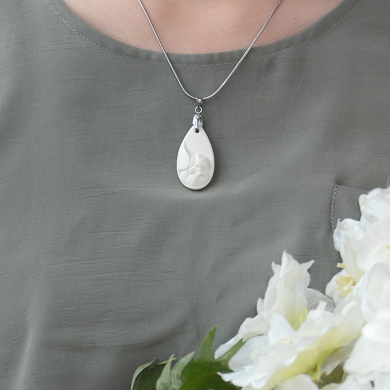 Holy Seed of Mind | Snow White Porcelain Necklace That Passes Love - Necklaces - Porcelain White
