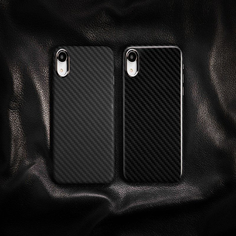 HOVERKOAT Midnight Black for iPhone XR - เคส/ซองมือถือ - คาร์บอนไฟเบอร์ สีดำ
