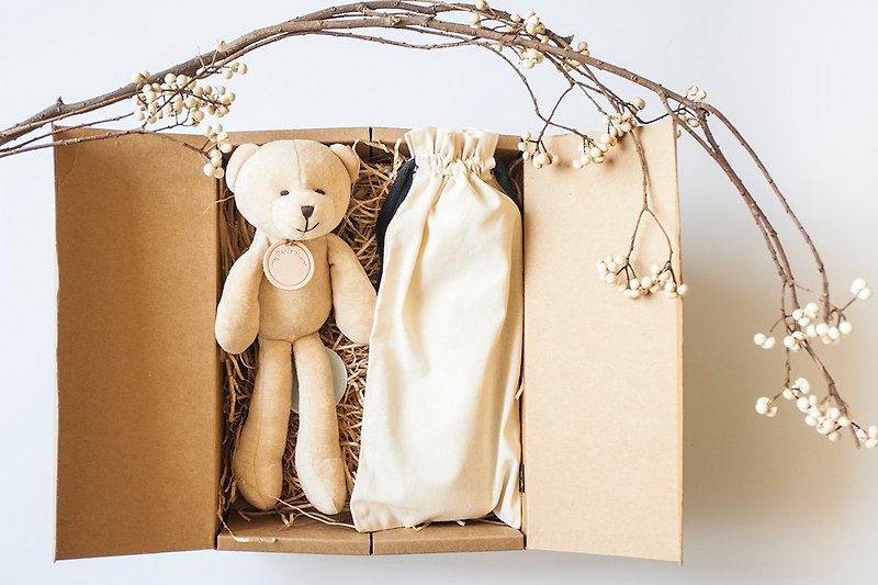 【彌月禮盒-客製皮牌】mini 熊one愛的被被 有機棉彌月禮盒 - 滿月禮物 - 棉．麻 咖啡色