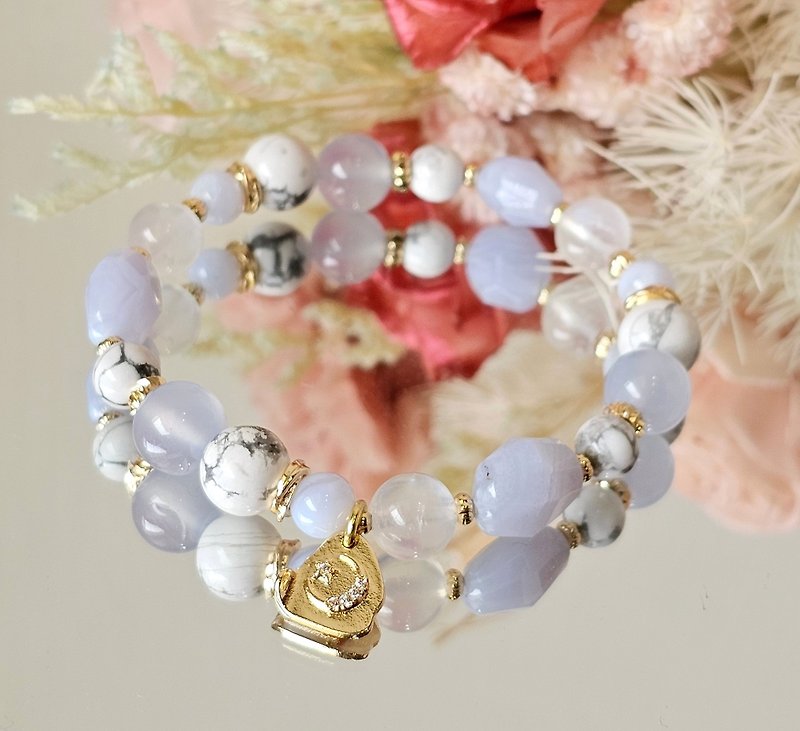 Sea of ​​Tranquility - blue agate/moonstone/blue chalcedony/albago Stone/calm emotions/popularity/friendship - Bracelets - Crystal Multicolor