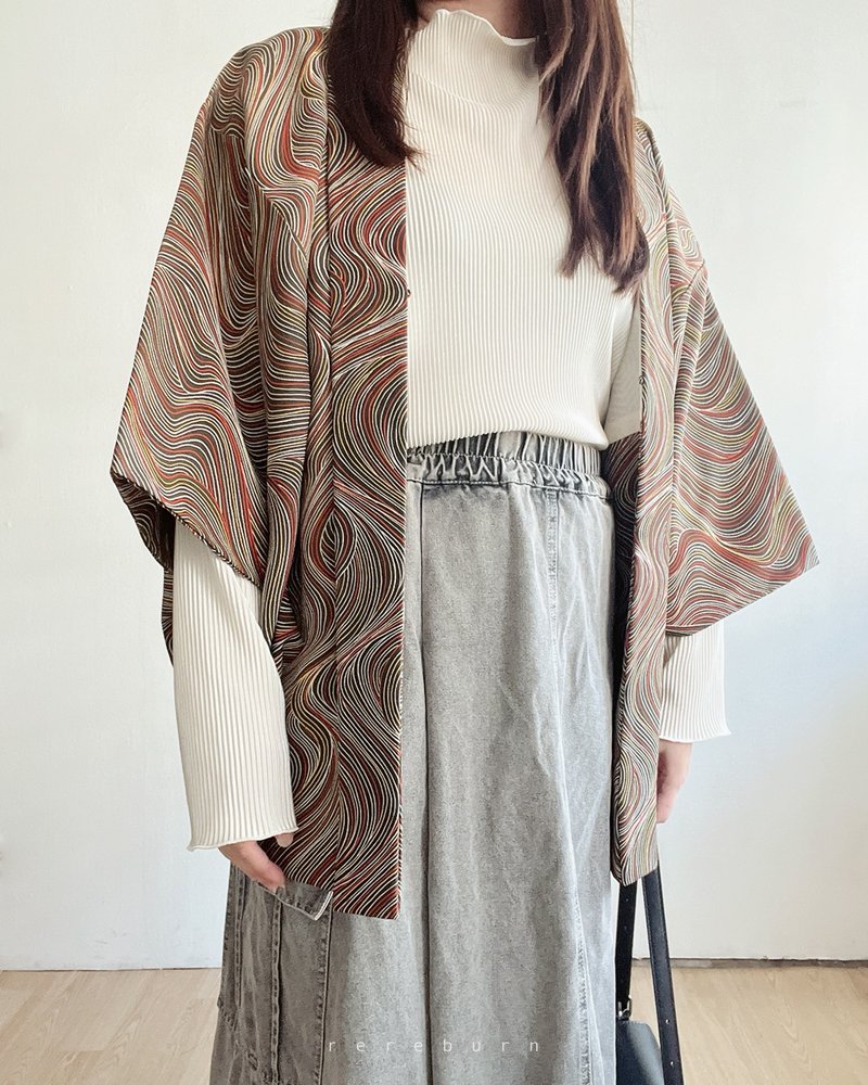 日本製和風幾何印花黑色古著羽織和服外套 - 女大衣/外套 - 聚酯纖維 咖啡色