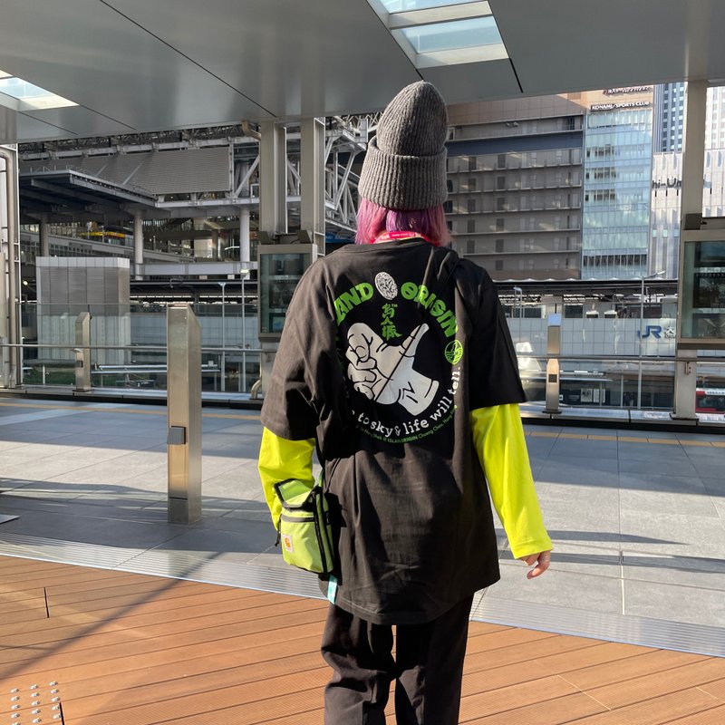 香港設計 島人源 Unisex短袖Tee 聽天由命 - 黑色 - 帽T/大學T - 棉．麻 黑色