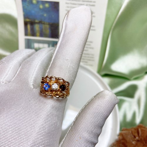 西洋アンティークリング】11号 美しく咲き誇る花々が彫刻されたカラー