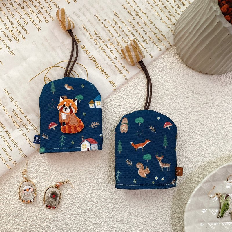 Illustration Key Case | Forest | Littdlework - ที่ห้อยกุญแจ - วัสดุกันนำ้ สีน้ำเงิน