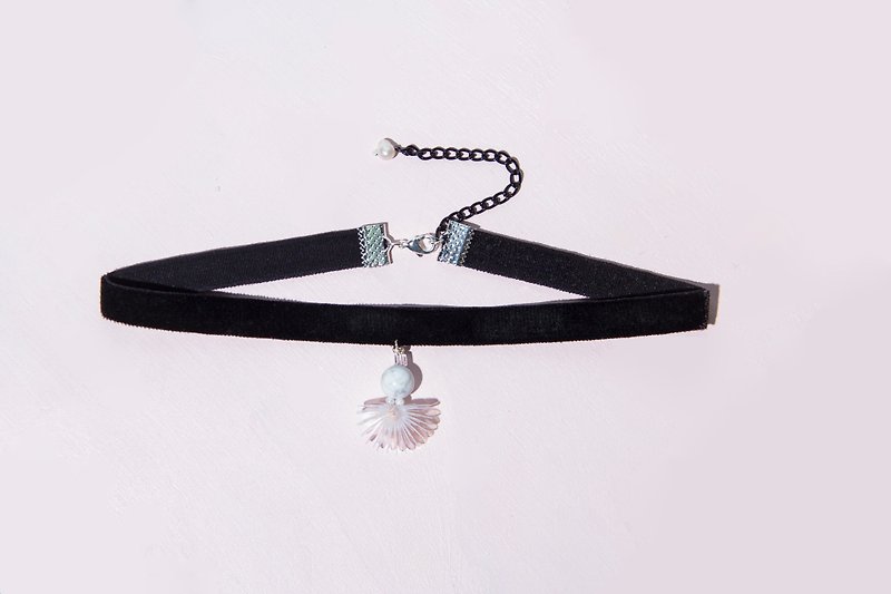 YUNSUO-original design-marble and pearl velvet choker - Long Necklaces - Other Materials Black