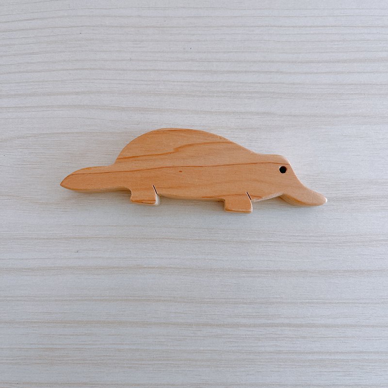 Platypus cypress wood magnet - แม็กเน็ต - ไม้ สีนำ้ตาล