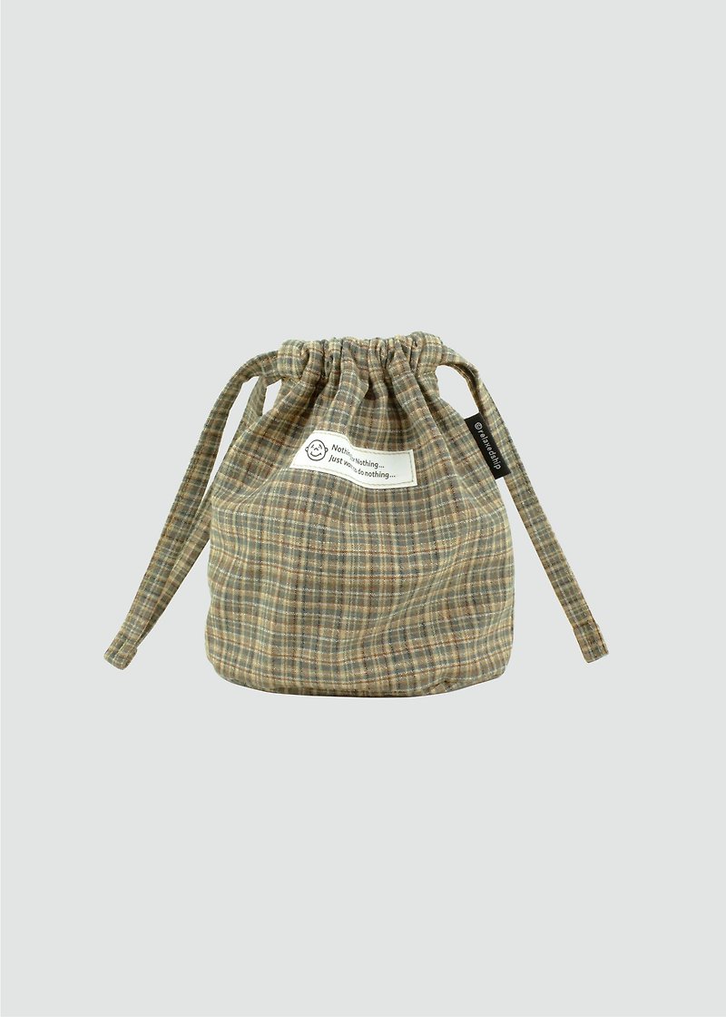 Plaid Three-dimensional Small Drawstring Pocket-Green Brown - กระเป๋าเครื่องสำอาง - ผ้าฝ้าย/ผ้าลินิน สีเขียว