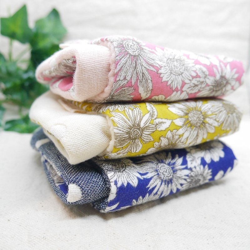 8-ply gauze handkerchief Elegant flower 3-piece set Double gauze and 6-ply gauze handkerchief/towel Japan - ผ้าขนหนู - ผ้าฝ้าย/ผ้าลินิน หลากหลายสี