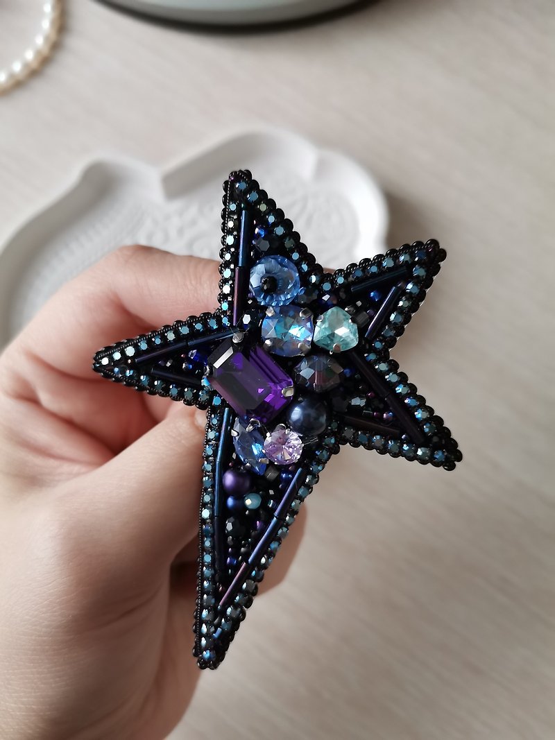 Space Star jewelry brooch, star pin, star brooch beaded, black star - Gloves & Mittens - Glass Black