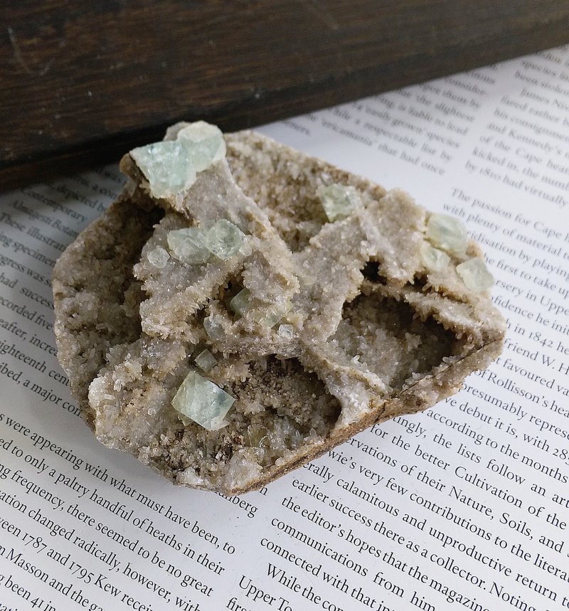Fluorite  湖南產地 綠螢石 水晶共生 天然礦石 原礦 - 擺飾/家飾品 - 其他材質 