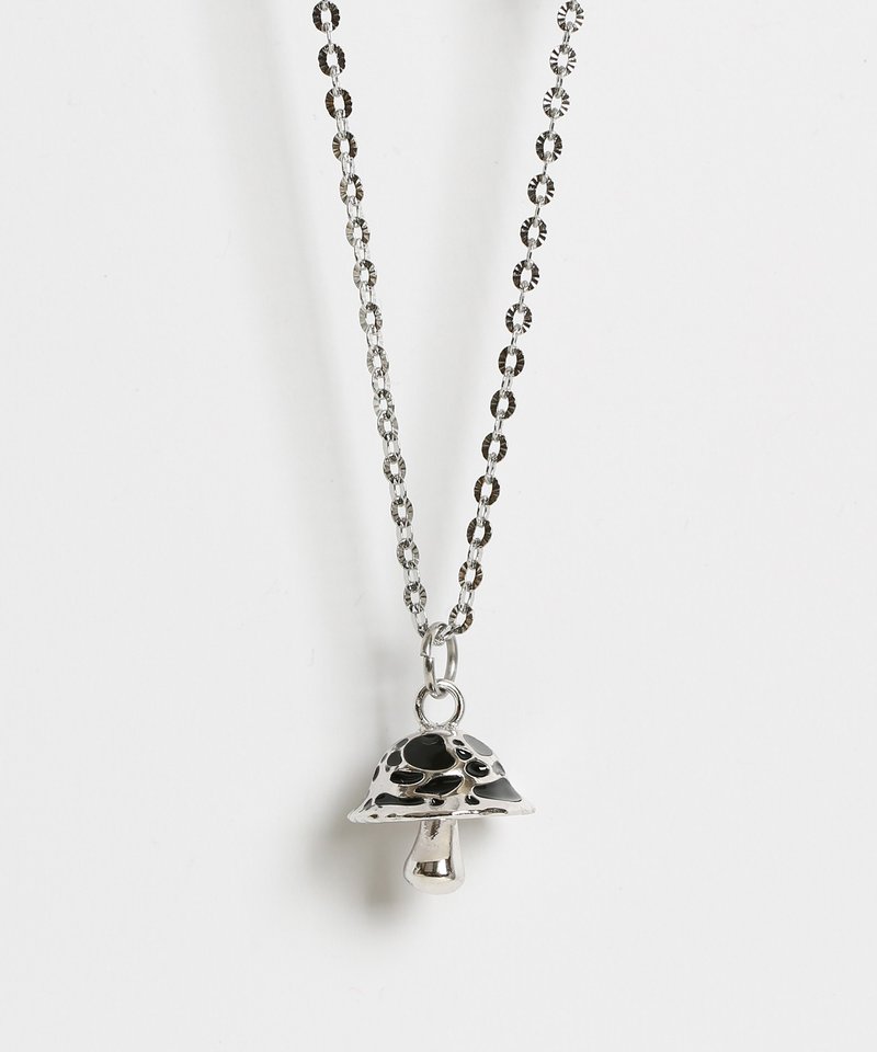 Camo mushroom necklace (black) - 項鍊 - 其他金屬 銀色