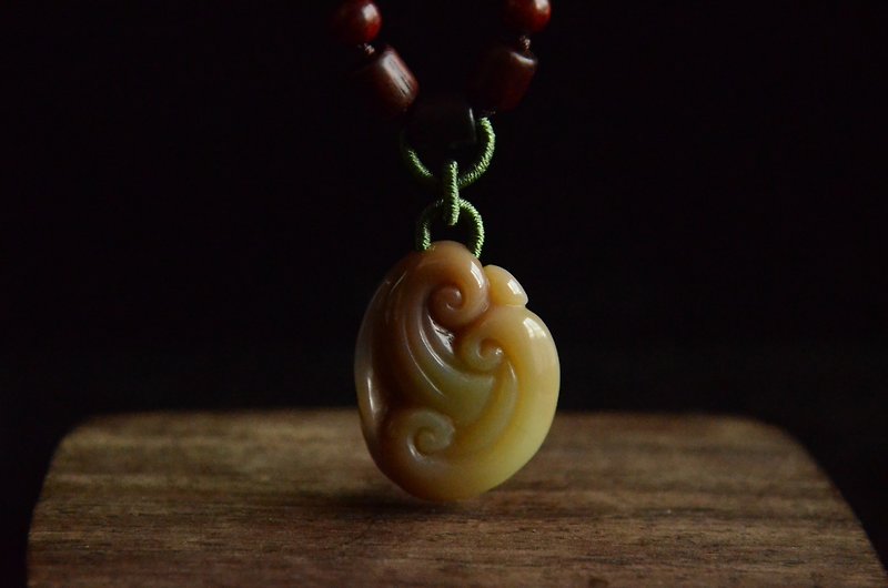 [Ruyi] salt source agate carving wishful pendant classical meaning necklace - Necklaces - Semi-Precious Stones Green