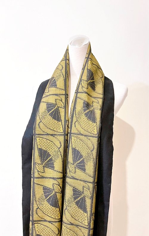 Jul's collection 純手作/古董黃色織布日式扇子絲質拼接黑色羊毛圍巾披肩