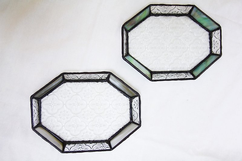 ベゴニアの花のステンドグラスの八角形の大皿 - 置物 - ガラス 