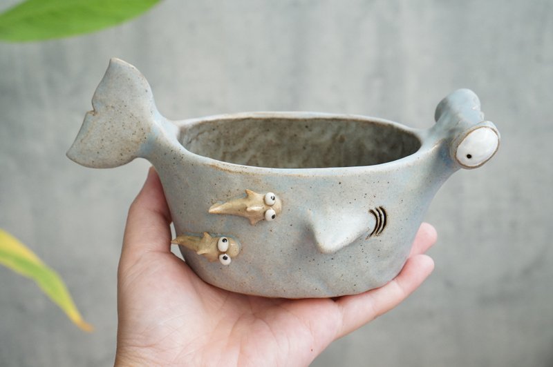 Hammerhead shark plant Pot,animal planter with succulent,succulent pots handmade - 植栽/盆栽 - 陶 藍色