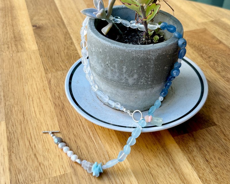 Late Winter, Early Spring__Handmade Natural Aquamarine, Kyanite, Clear Quartz, Moonstone Beaded Necklace - สร้อยคอ - เงินแท้ สีเงิน
