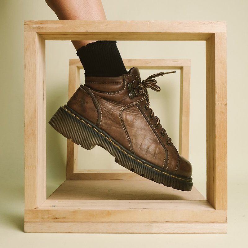 Dr.Martens Martin shoes B13 brown UK5 tube, boots made in the UK [Tsubasa.Y 古 着 屋] - รองเท้าบูทสั้นผู้หญิง - หนังแท้ สีนำ้ตาล