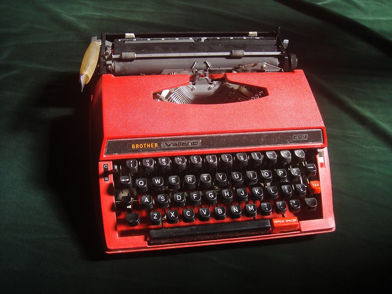 【OLD-TIME】日本初期の希少赤タイプライター R-7