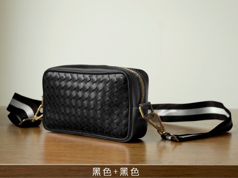 編織皮革diy材料包/完成品 真皮胸包 男挎包 手機包 客製禮物刻字 - 皮件/皮革 - 真皮 