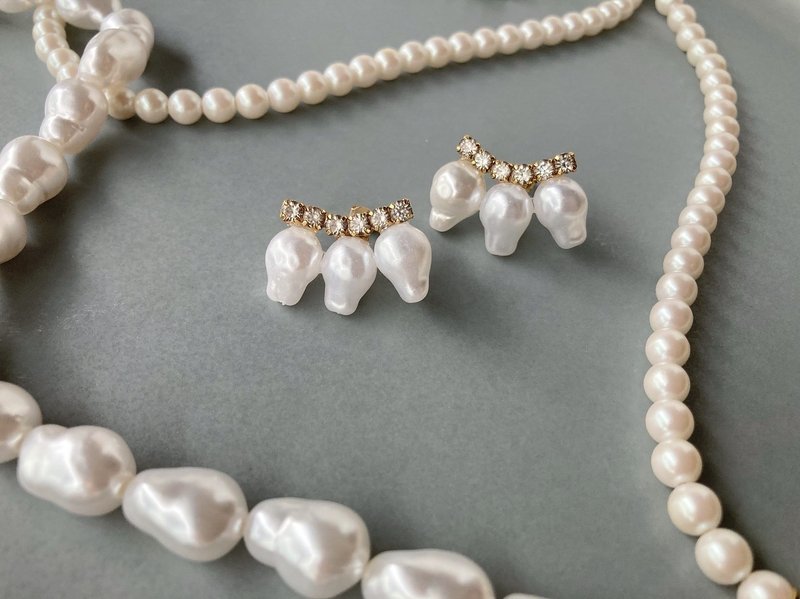 stone × balock pearl【パール/結婚式/バロックパール/ストーン/セレモニー/プレゼント】 - 耳環/耳夾/耳骨夾 - 珍珠 白色