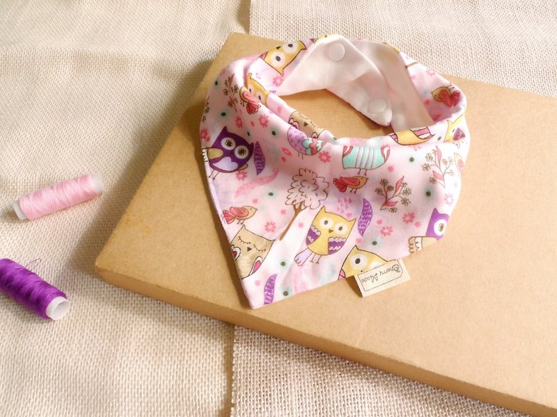 Triangle saliva towel-Fuman Owl (light pink) - ผ้ากันเปื้อน - ผ้าฝ้าย/ผ้าลินิน สึชมพู