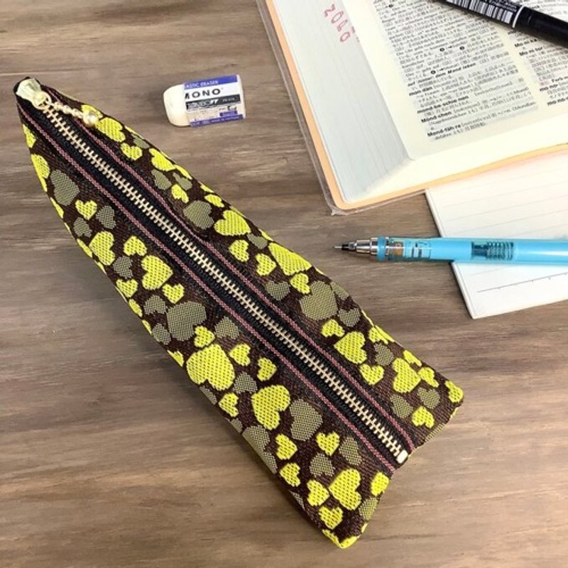 【チョコバナナ　ハート柄】畳縁　テトラ型　ペンケース　黄色　こげ茶　バレンタイン - 鉛筆盒/筆袋 - 其他材質 黃色