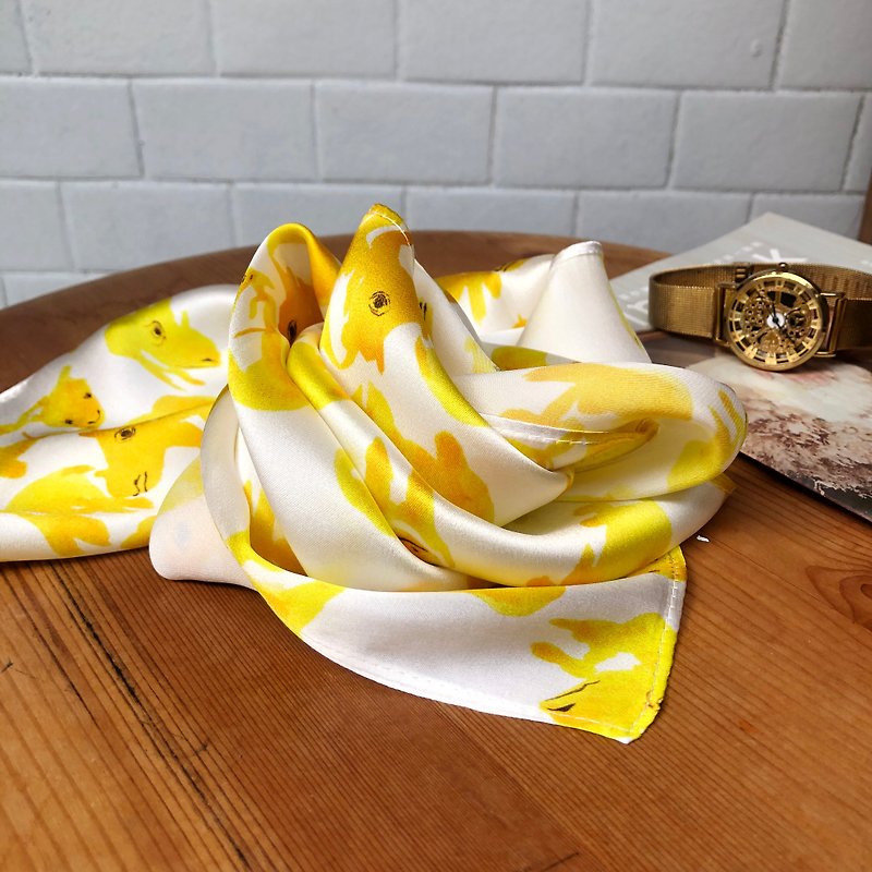 蘇門答臘犀牛-水彩設計印花- 真絲絲巾 - 絲巾 - 絲．絹 黃色