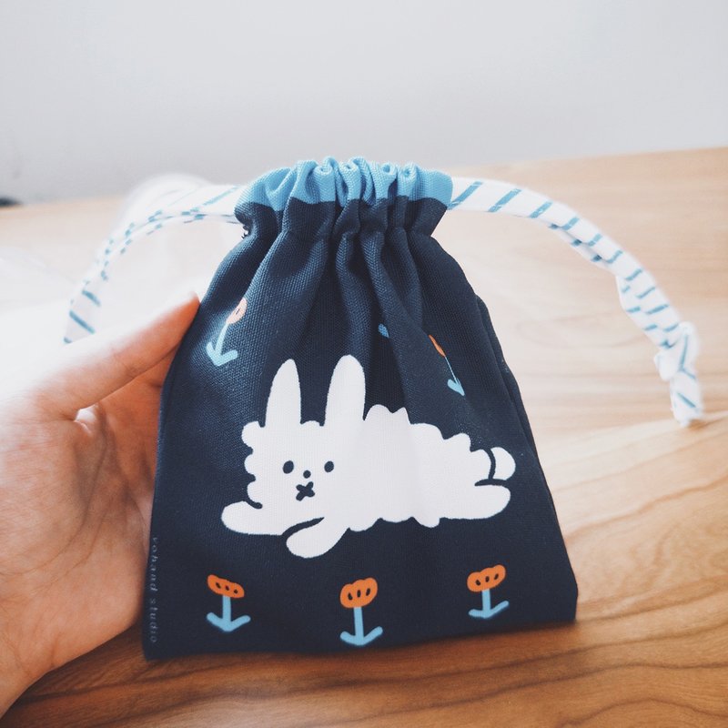 Lazy Cloud - Drawstring Bag - กระเป๋าหูรูด - ผ้าฝ้าย/ผ้าลินิน สีดำ