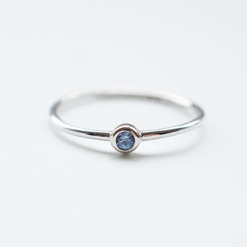 Minimal Blue Topaz Ring | 925 Sterling Silver