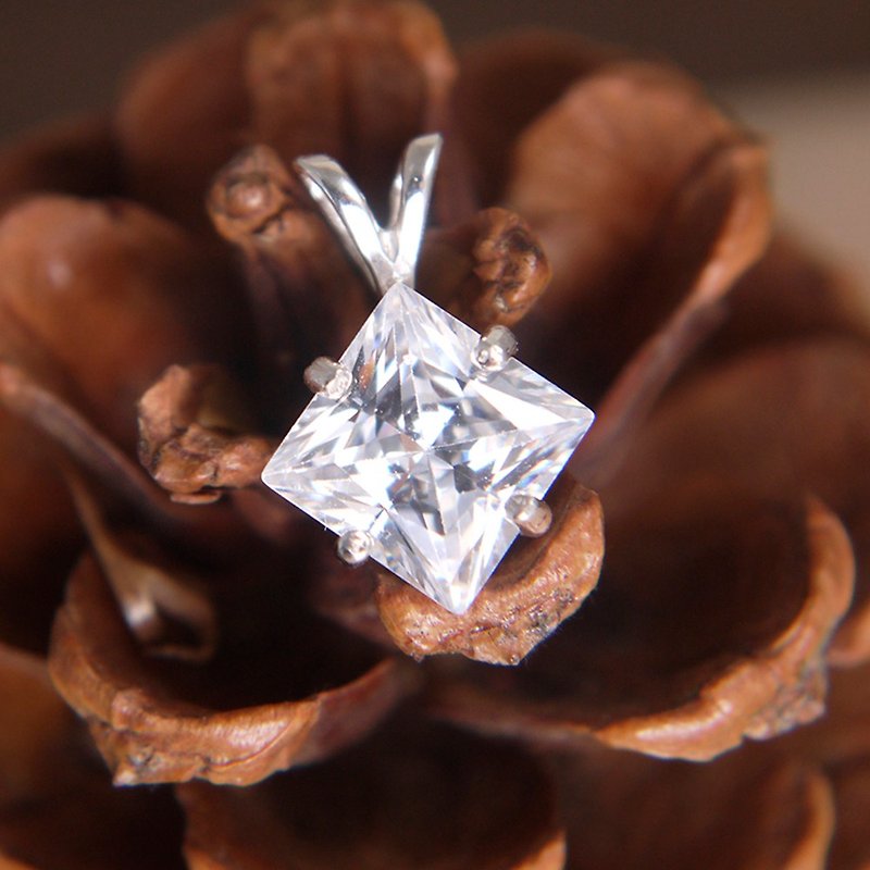 Sterling Silver Diamond Pendant - Austrian White Lab Gem - สร้อยคอ - โลหะ ขาว