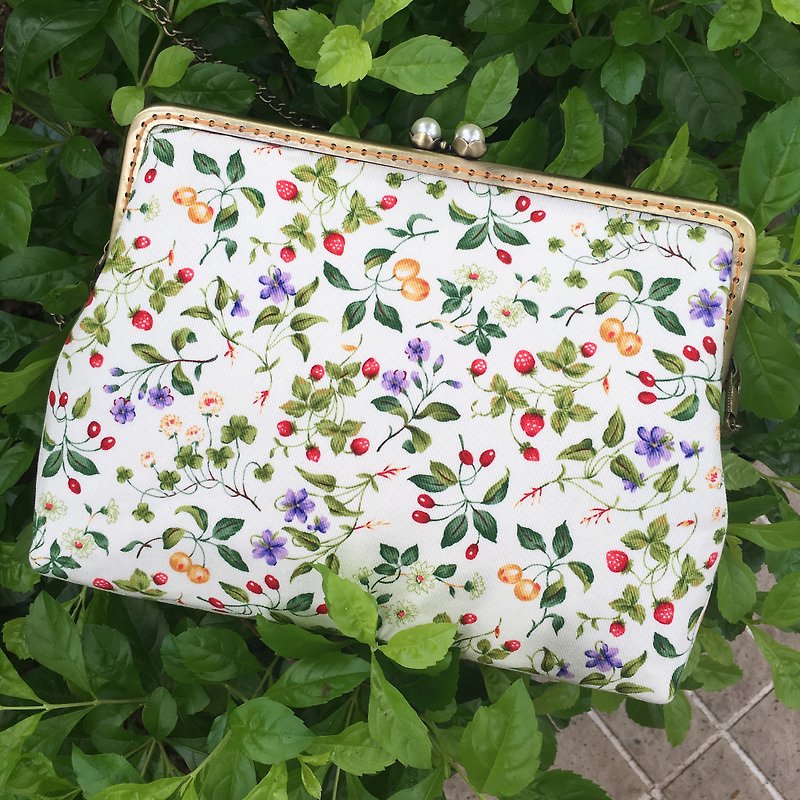 Stawberry Forest Kisslocked Bag 20cm Size Girlskioku Light - Messenger Bags & Sling Bags - Cotton & Hemp Green