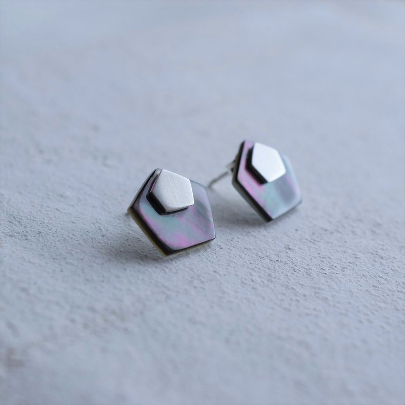 Shape-Pentagon MOP & Silver 2way earrings - ต่างหู - ไข่มุก สีดำ